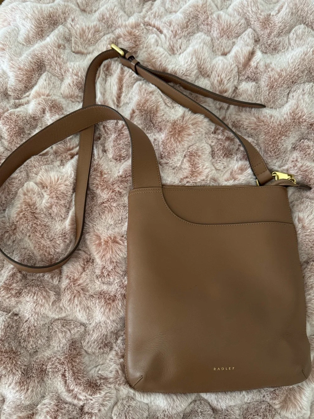 RADLEY LONDON Pockets Icon Zip Leather Crossbody Bag with Gold Hardware